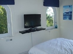 BEDROOM TV FOR LAZY MORNINGS!