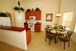Full Kitchen with Breakfast Area