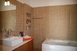 Master Ensuite with Jacuzzi