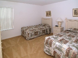 Twin bedroom