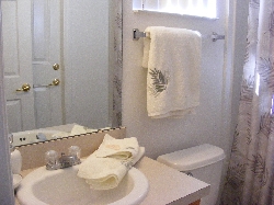 donstairs queen ensuite