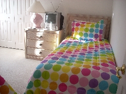 Twin bedroom