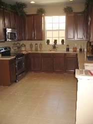 Full kitchen - dishwasher + laundry