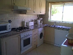 Fully fitted kitchen