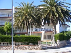 Entrance to Apartments/Studios , Garden