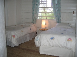 Twin bedroom