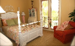 Queen Suite(with Private Bathroom)