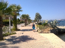 Promenade to the Harbour Area