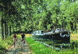 Cycling beside the Burgundy Canal