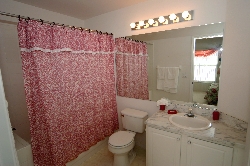 2nd en-suite bathroom