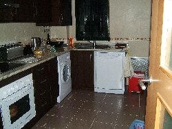 fully fitted kitchen