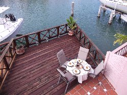 Alfresco dining on the deck