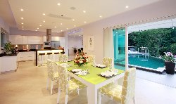 Villa SomeDay Dining