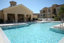 Pool & clubhouse with spa