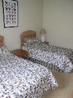 Twin bedroom, sleeps 3