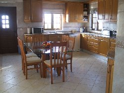 Fully equipped dining kitchen.