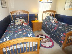 Sports themed twin room,TV&Playstation3