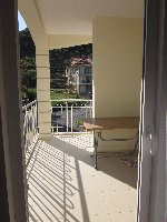 Balcony off kitchen and loungeroom