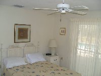 queen bed (UK  King) bedroom 2