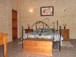 Double bedroom at ta Mananni