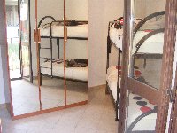 twin bunks bedroom
