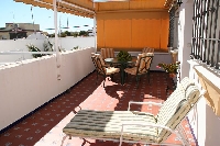 Extensive private terrace (30m2), 