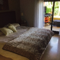 Main bedroom with kingsize bed