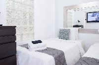 Bedroom 2 with 1 King or 2 Twins