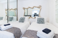 Bedroom 3 with 1 King or 2 Twins