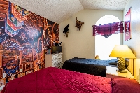 Harry Porter themed room, twin bed