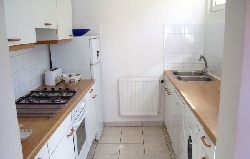 Clean well equipped kitchen