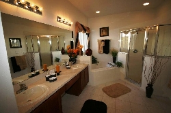 King Master bathroom 1