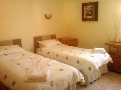 Twin bedroom