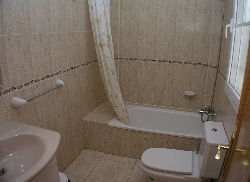 Ensuite bathroom (upstairs)
