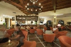 Club Bar with live music & entertainment