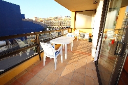 Large, sunsoaked balcony & dining area