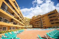 Spacious sunbathing facilities