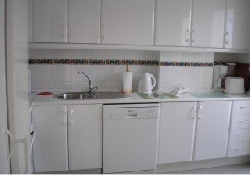 Fully fitted kitchen