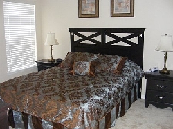 Queen Bedroom - ensuite