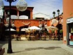 Nearby Cafe and Shopping