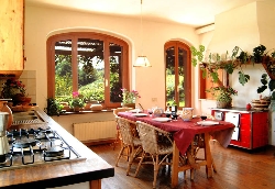 Air Conditioned Kitchen, Wooden floor