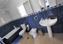 Villa Gurteen bathroom