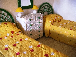 En-suite bedroom 2 with twin-beds