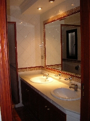 En suite to main bedroom