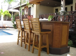 Outside Bar