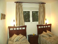 Bedroom 3 - single twin beds