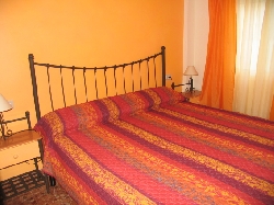 Main bedroom (bed size 180cmx200cm)