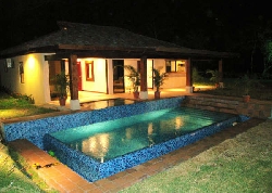 House outdoor view (night)