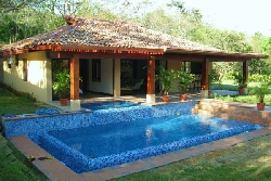 House outdoor view (day)