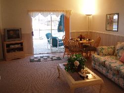 FAMILY / BREAKFAST ROOM